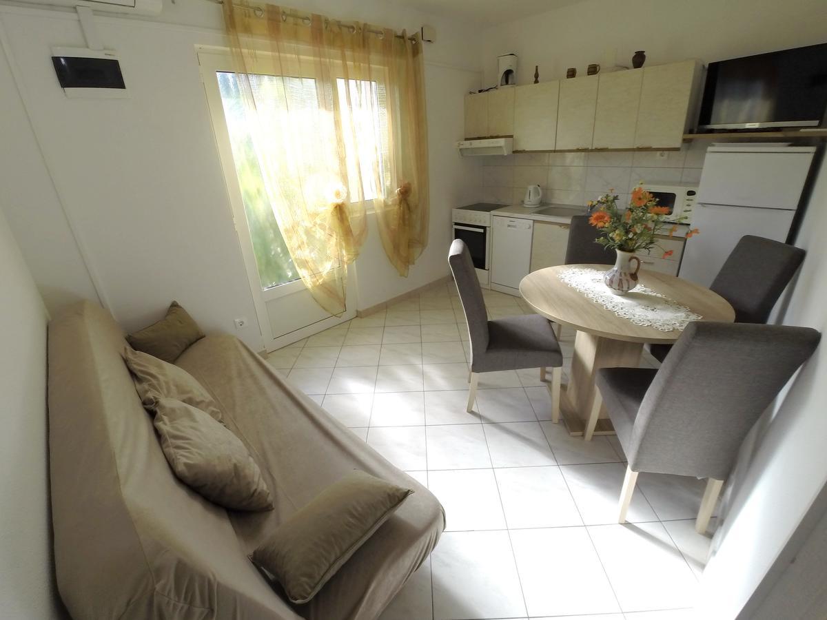 Apartments Ljiljana Trogir Exteriör bild