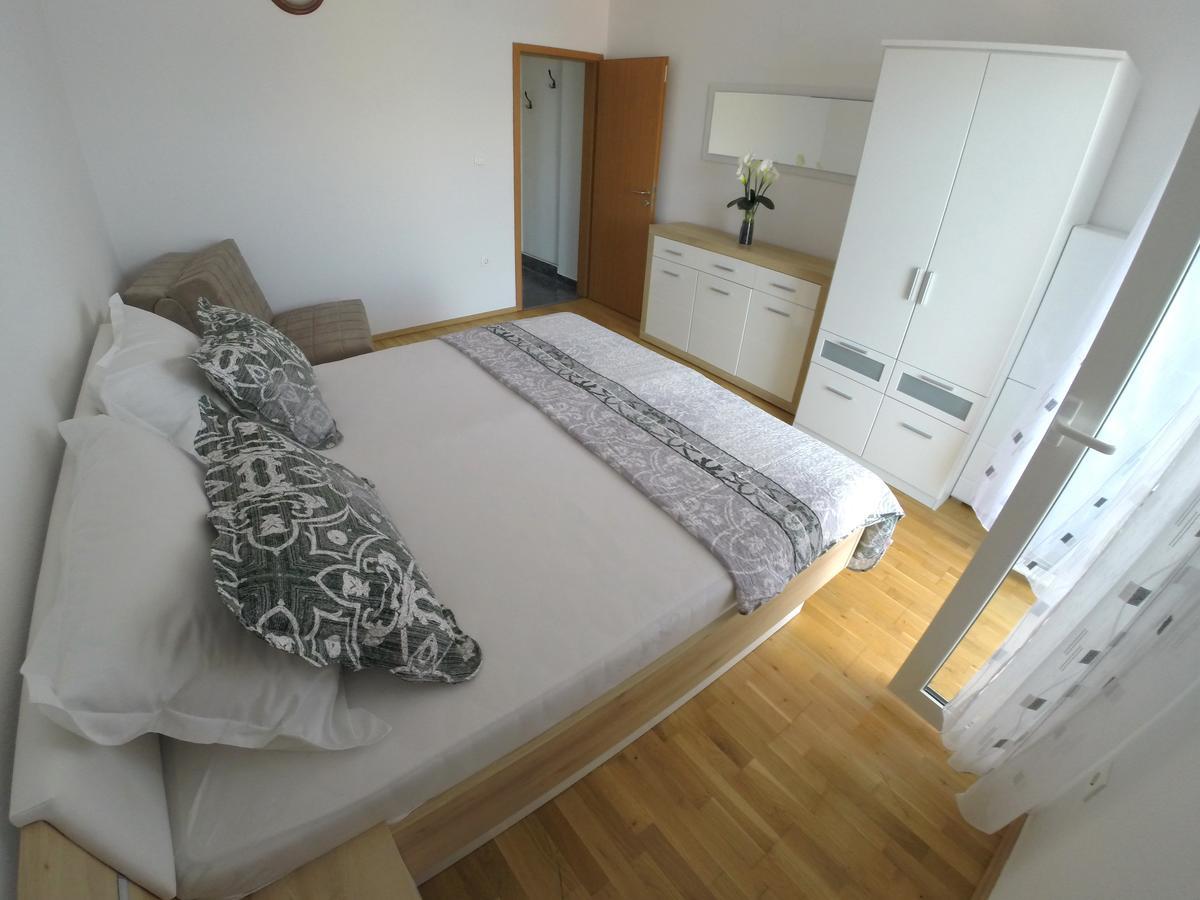 Apartments Ljiljana Trogir Exteriör bild