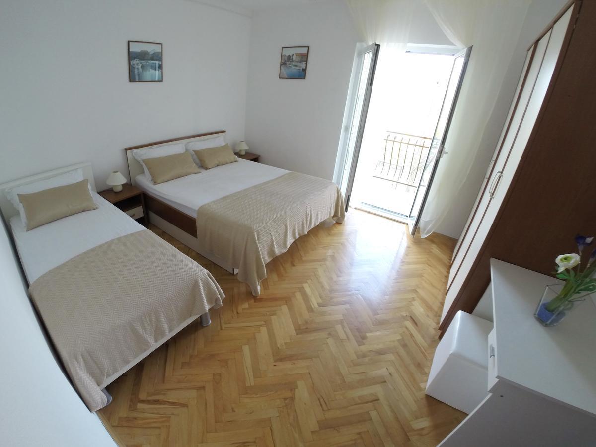 Apartments Ljiljana Trogir Exteriör bild