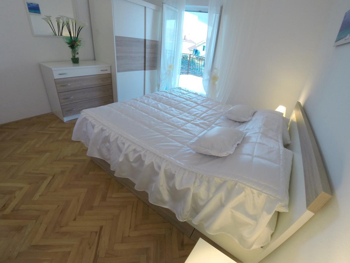 Apartments Ljiljana Trogir Exteriör bild